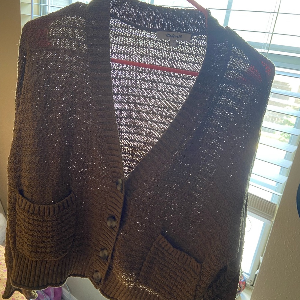 Green cropped cardigan with buttons